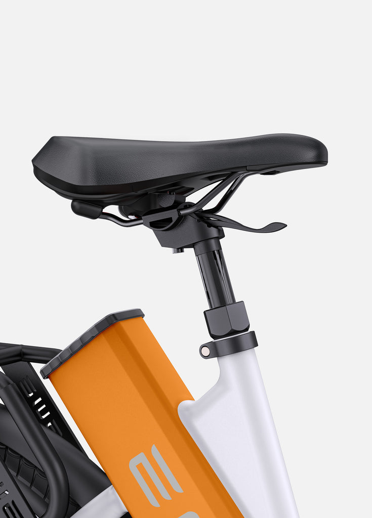 seat on white-orange engwe p275 st urban e-bike