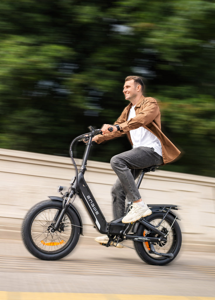 a man riding on full suspension bike ENGWE L20 3.0 Boost